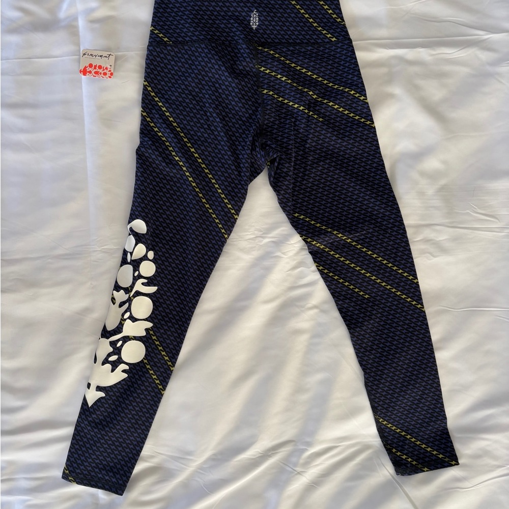 NWT-Free Movement, Free People patterned athletic leggings. - Picture 4 of 6